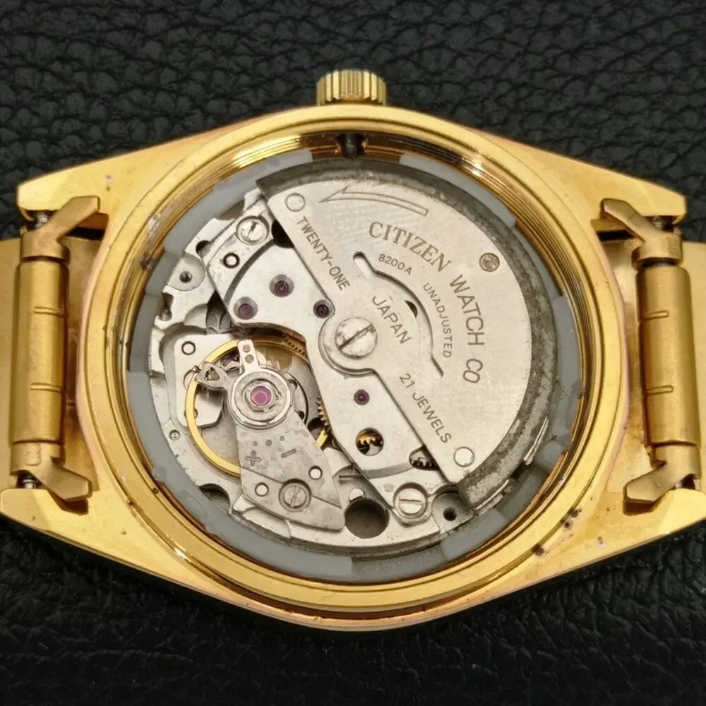Vintage 1976 Citizen Automatic Mens Gold Watch W/daydate & White accents